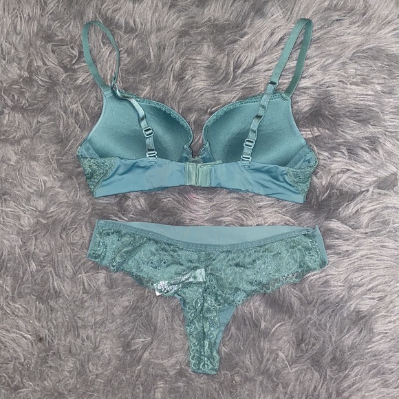 Plunge Push-Up Bra - Auden™ Moss Flash Set - Picture 4 of 7